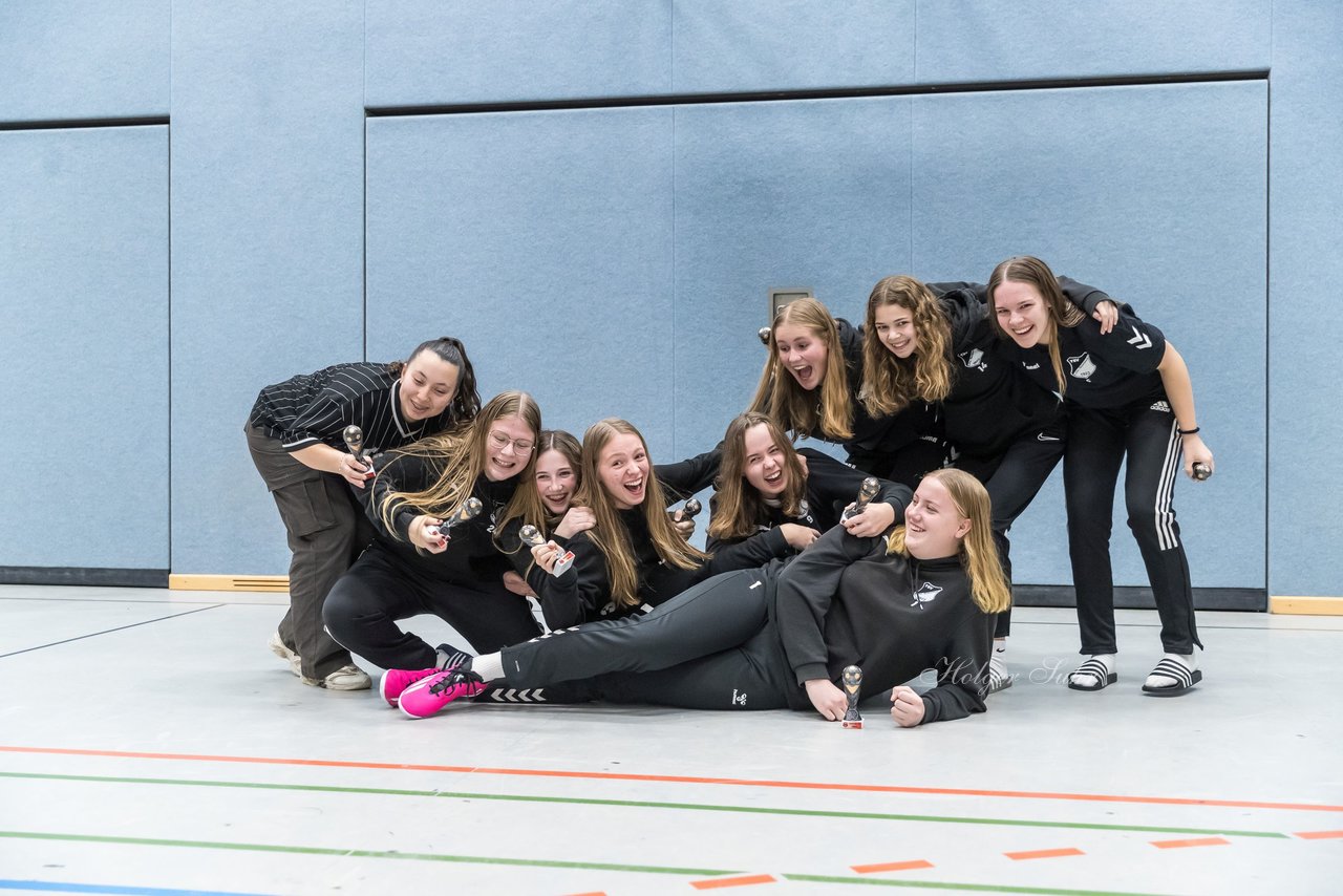 Bild 77 - B-Juniorinnen 2 Loewinnen Cup